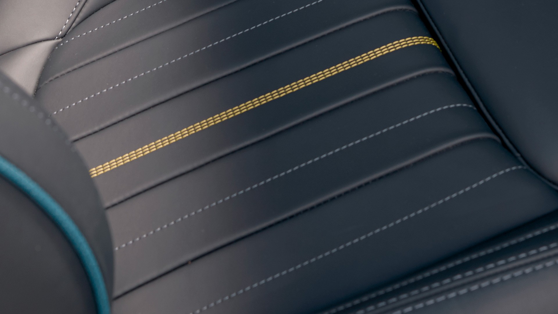 MINI Cabrio – Sidewalk – Enigmatic Black/Deep Laguna metalizado
